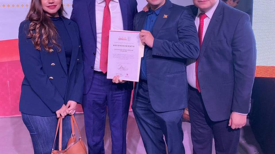 Recibe Reconocimiento UTEtchojoa por 100% en Cumplimiento a Transparencia Institucional además de Servidores Públicos Íntegros.