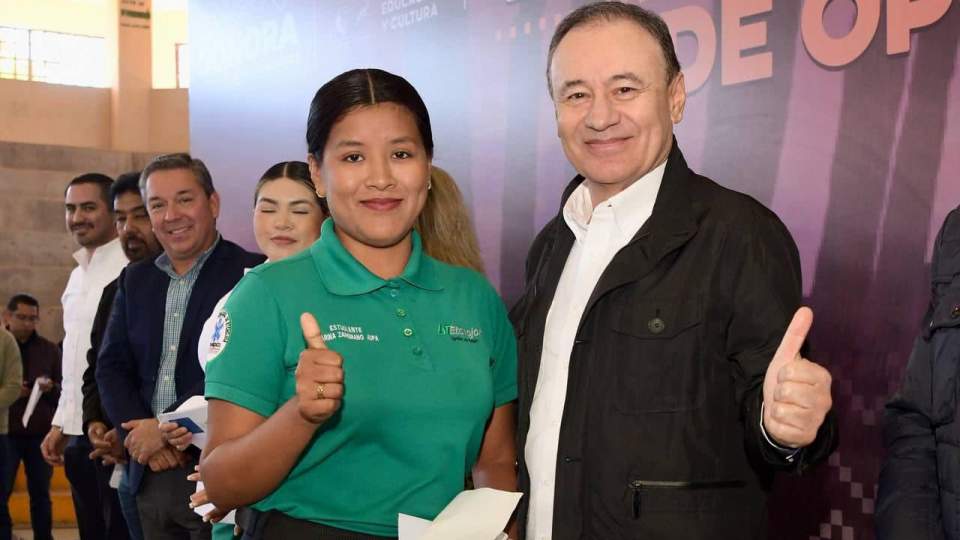 Reciben Estudiantes de UTEtchojoa Beca Sonora de Oportunidades del Gobierno Estatal.